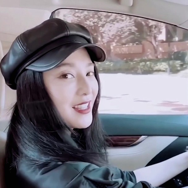 范冰冰化黑妆扮丑当村姑,范冰冰也做起了美妆博主