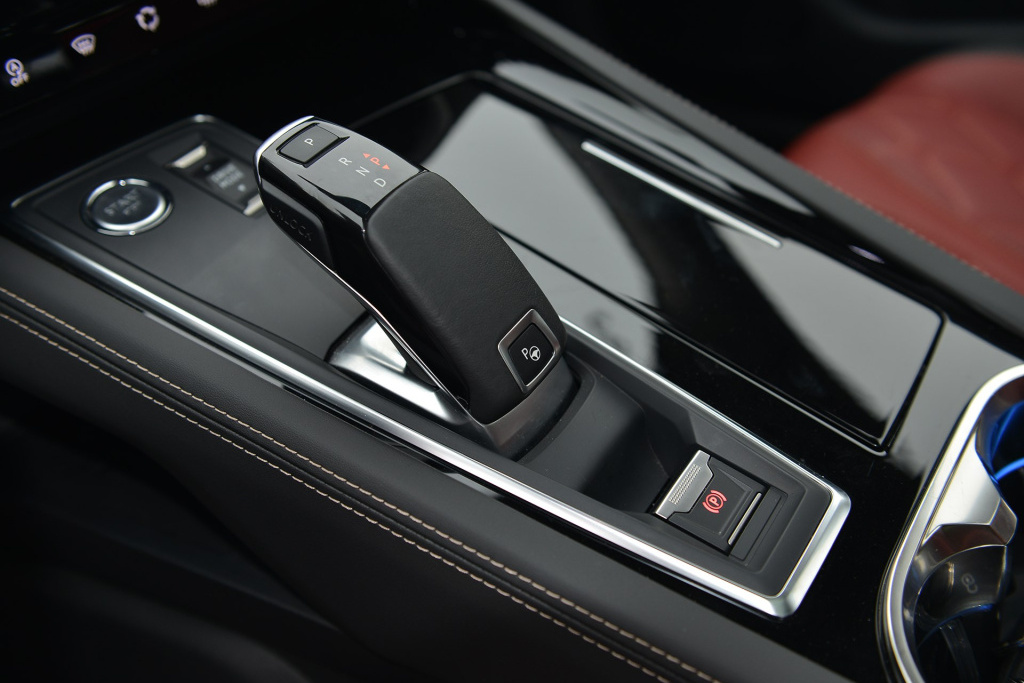 标致508l口碑最好的车,标致508和迈腾是一个档次吗