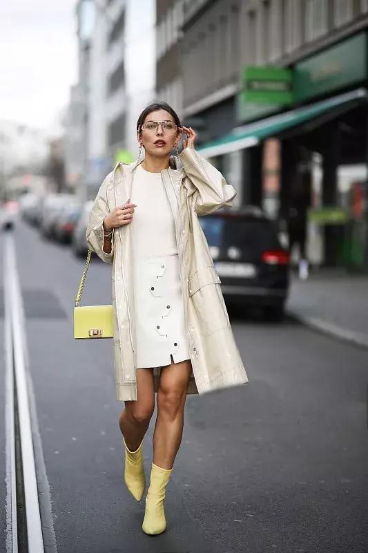 浅浅一抹鹅黄色解锁春日街头清新柔美小仙女Style!