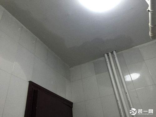 鉴定漏水原因最重要,邻里互杠是不理智的,解决漏水是正道