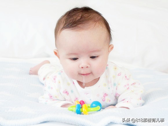 0-12个月的宝宝成长手册,成长经验分享思路