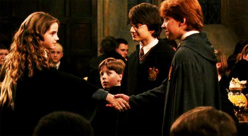 【礼仪常识】第五讲：握手有讲究，你了解多少？