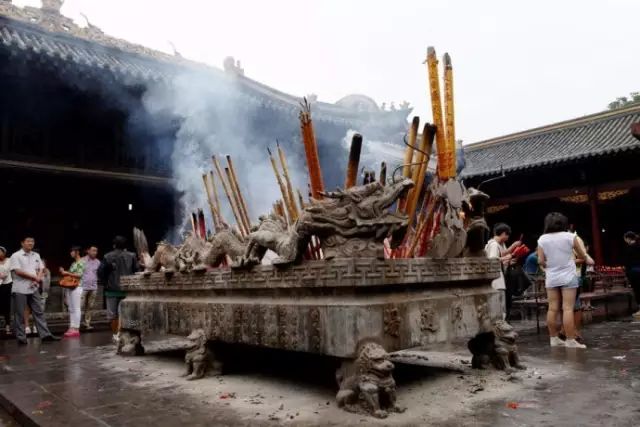 成都这座古城从不缺幻想和故事,四川藏着一个静谧古城