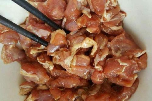 烧烤羊肉串腌制又滑又嫩方法,羊肉串怎么腌