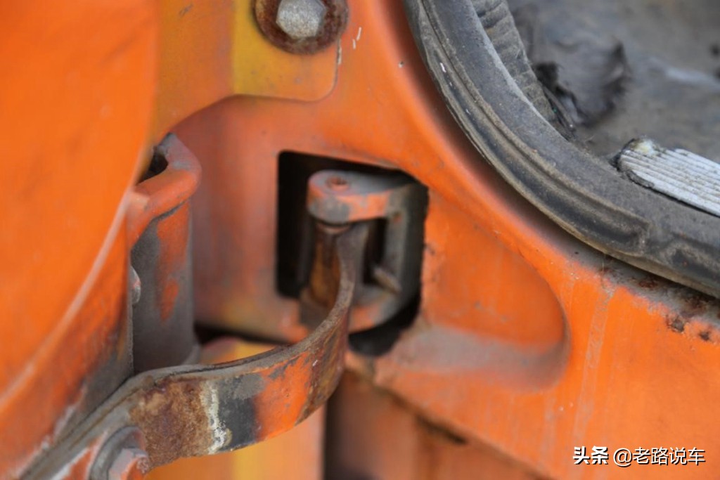 斯太尔血脉超级少见的黄河牌JN3261公铁两用卡车