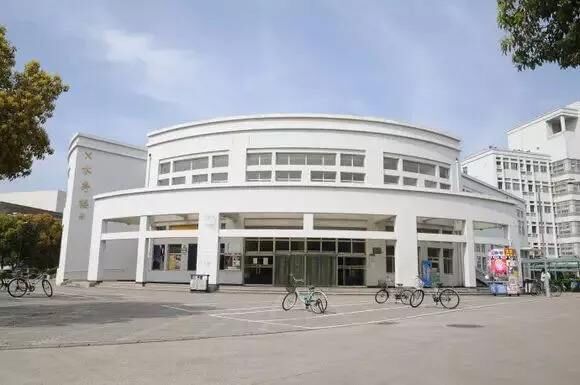 你了解上海大学吗,带你一站式全面了解上大的吃、住、学!