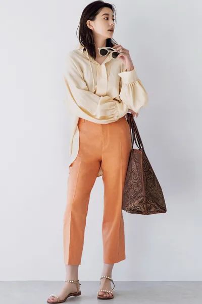 今年流行的衬衫带字母,今年流行衬衫长款花色