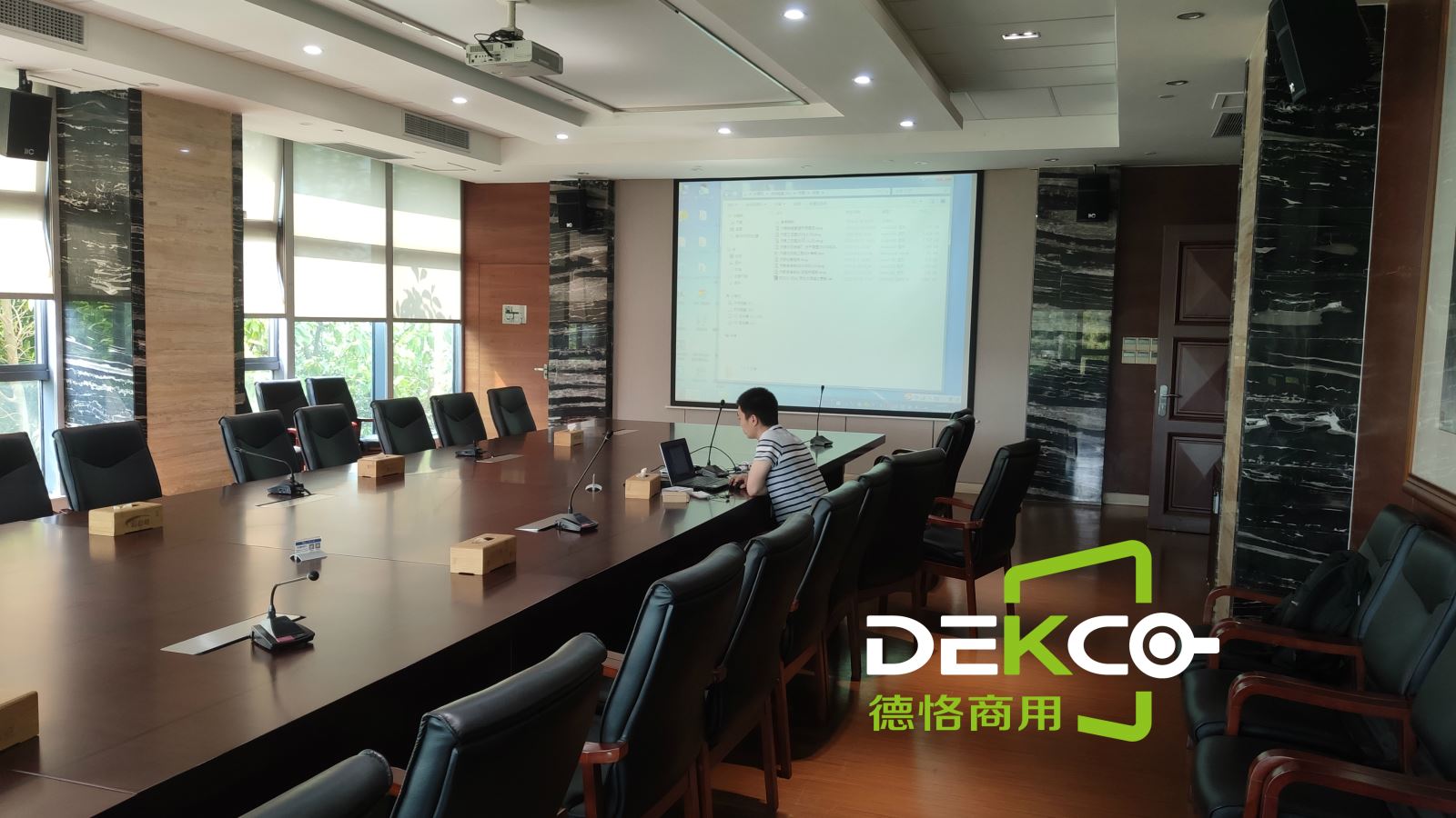 Mac投影仪投屏,笔记本如何实现投影仪投屏