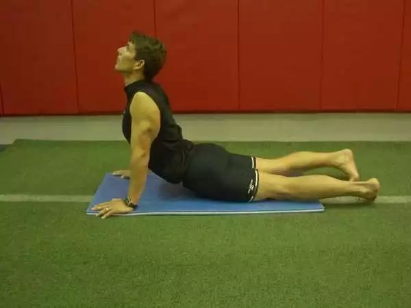 20多岁让腿变直的方法,25岁之前怎么让腿长长