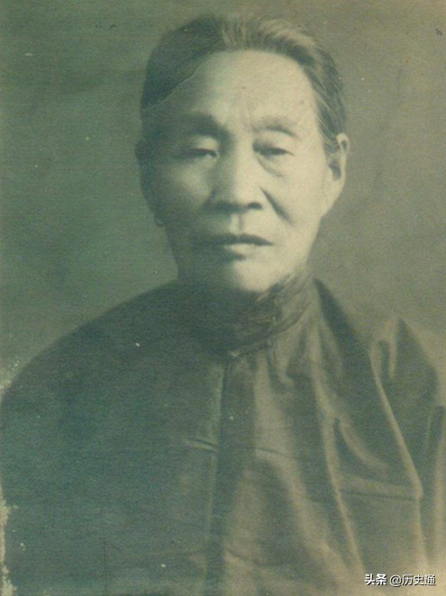 传奇故事老人为救小孩被杀,故事老人讹人整得他全家家破人亡