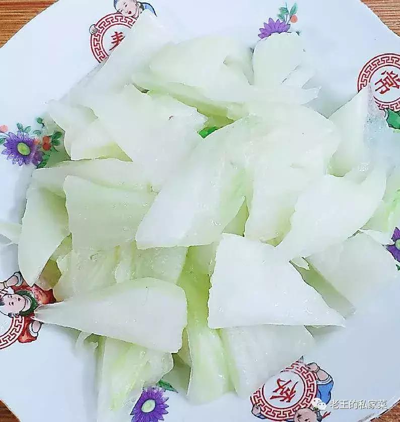 白菜炒羊肉片好吃又嫩,羊肉片炒辣白菜