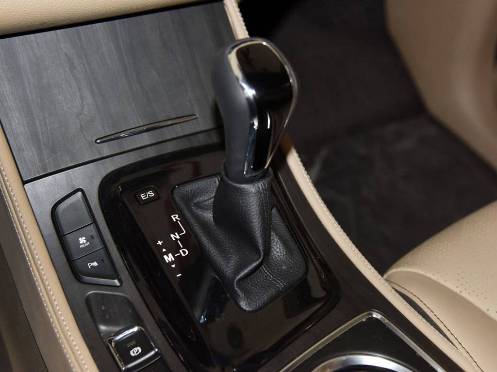 宝骏7301.5t,17款宝骏730尊享型