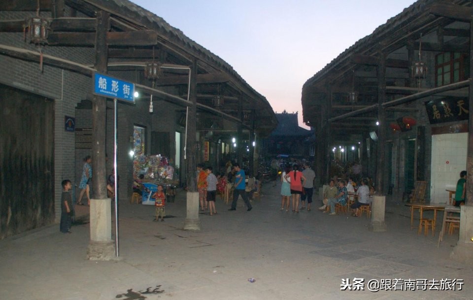 诺亚方舟古镇全景,诺亚方舟古镇