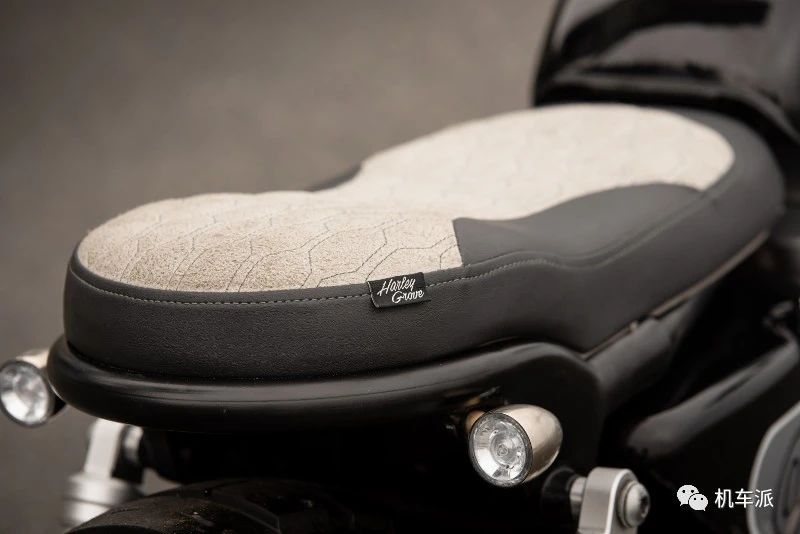 定制|一个23岁年轻人打造的哈雷1200运动者