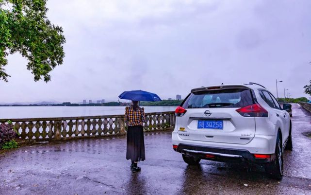 又到了梅雨季,日产奇骏冬季用车技巧