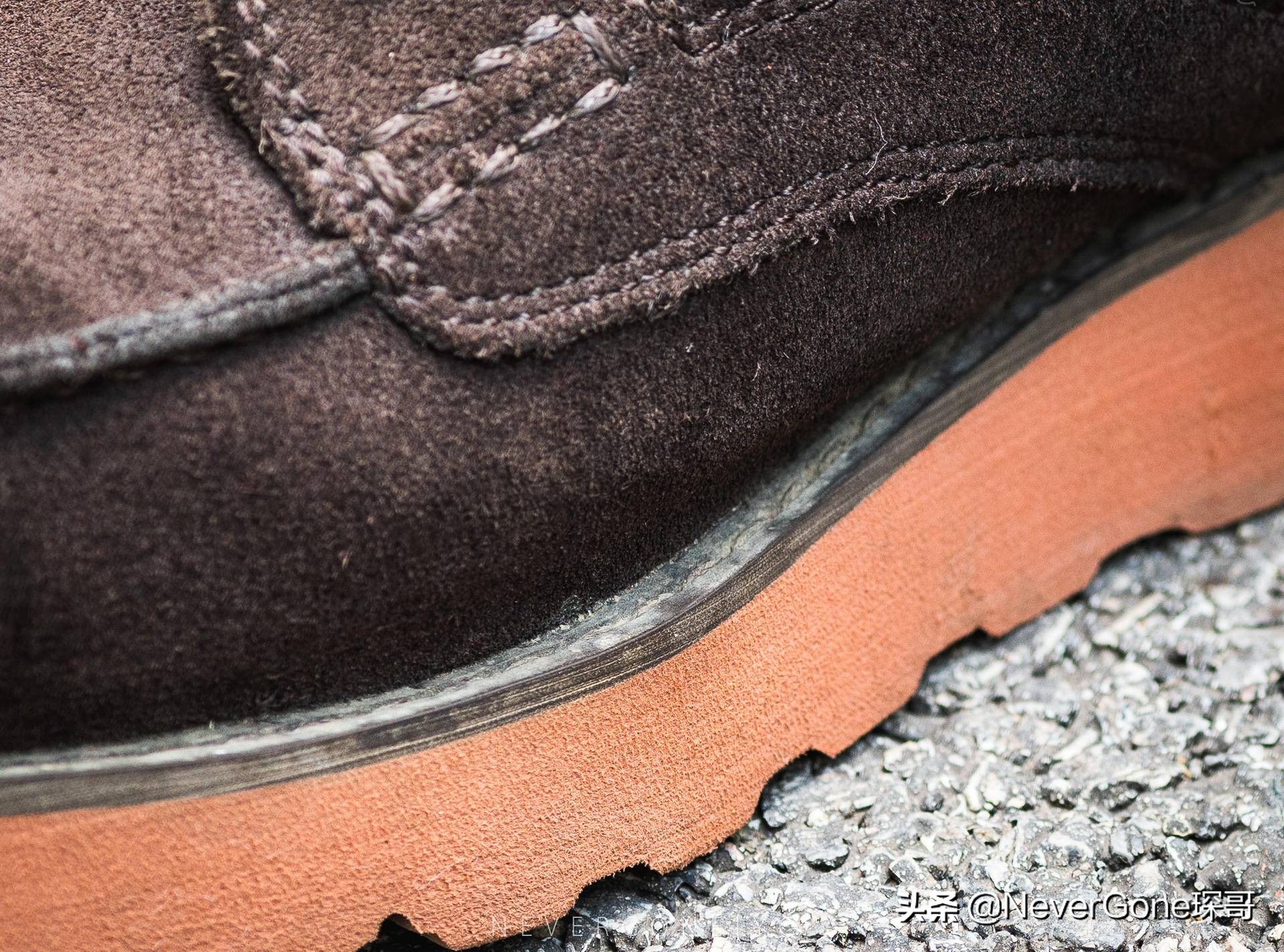 一双nike跑步鞋300,耐克复古经典低帮运动鞋