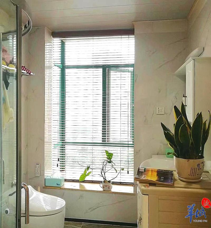 回趟老家，房东就让新租户入住，原租户点算？