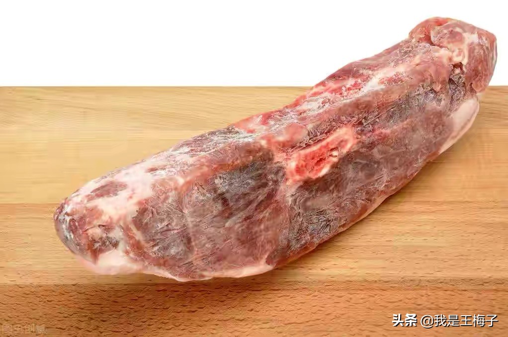 冰箱拿出冻肉可以用开水解冻吗,冻肉用水泡解冻可以吗