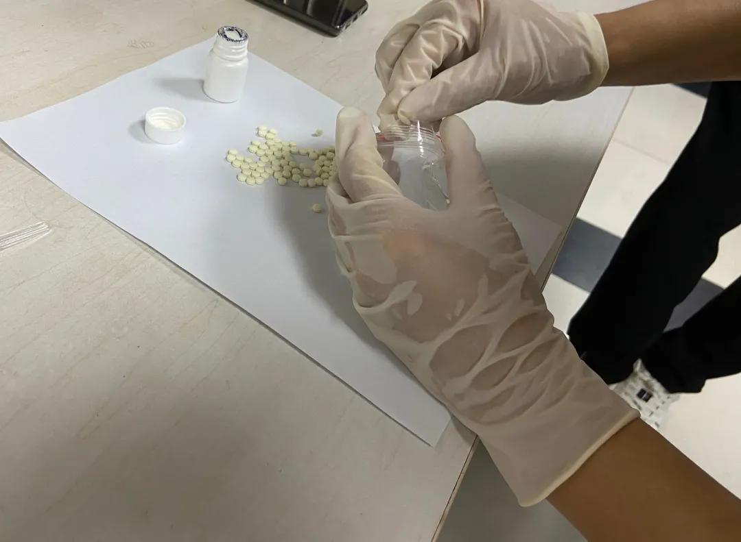 暗访精神药品“*市黑**”：“*药迷**之王”，10粒280