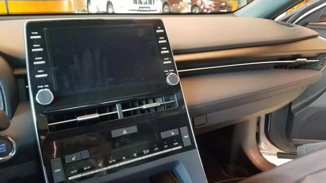 丰田亚洲龙4s店现车,丰田亚洲龙第一视角4s店