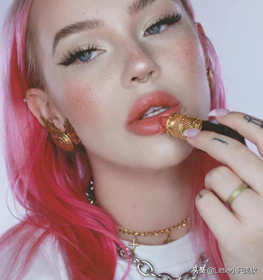 没进中国还能这么火?这些歪果网红牌到底什么来头!