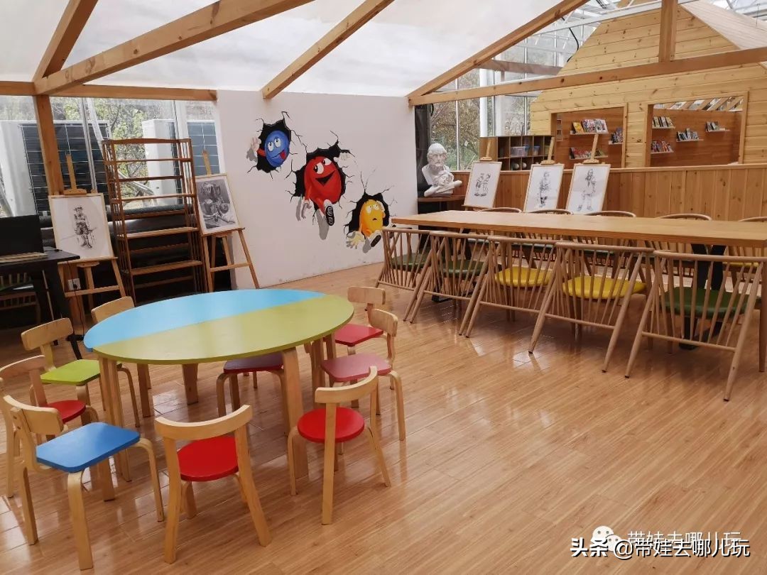 住别墅、滚草坪、躺在床上看电影，密云轻奢营地的花样玩法