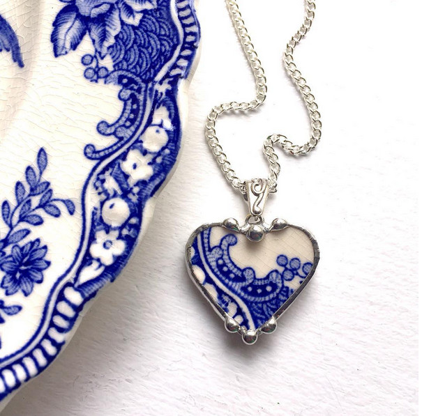 为什么青花瓷比青瓷价值高,青花瓷和龙泉青瓷哪个更值得玩