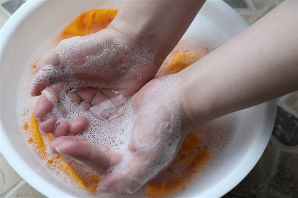 “后浪”的秋衣——自发热内衣好穿吗?亲试穿+四轮测评为你揭晓