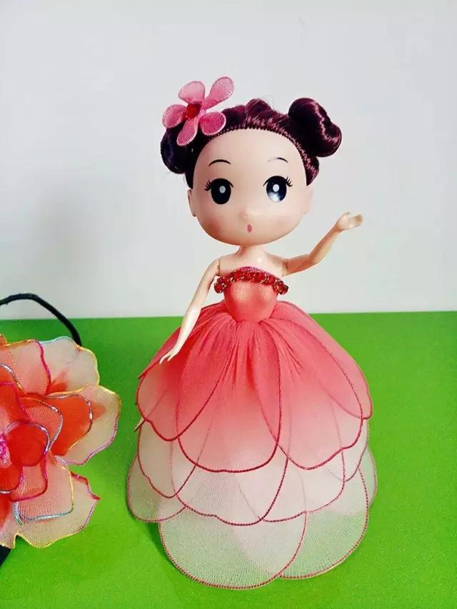 袜子给芭比娃娃做古风裙子,把芭比娃娃穿在身上