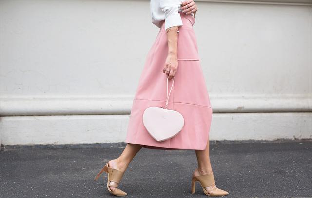 包包里常放这4样东西，一般都是精致讲究的女生，看看你有几样？