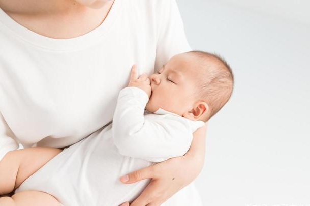 长牙如何缓解母乳喂养的疼痛,宝宝长牙了母乳要补充什么