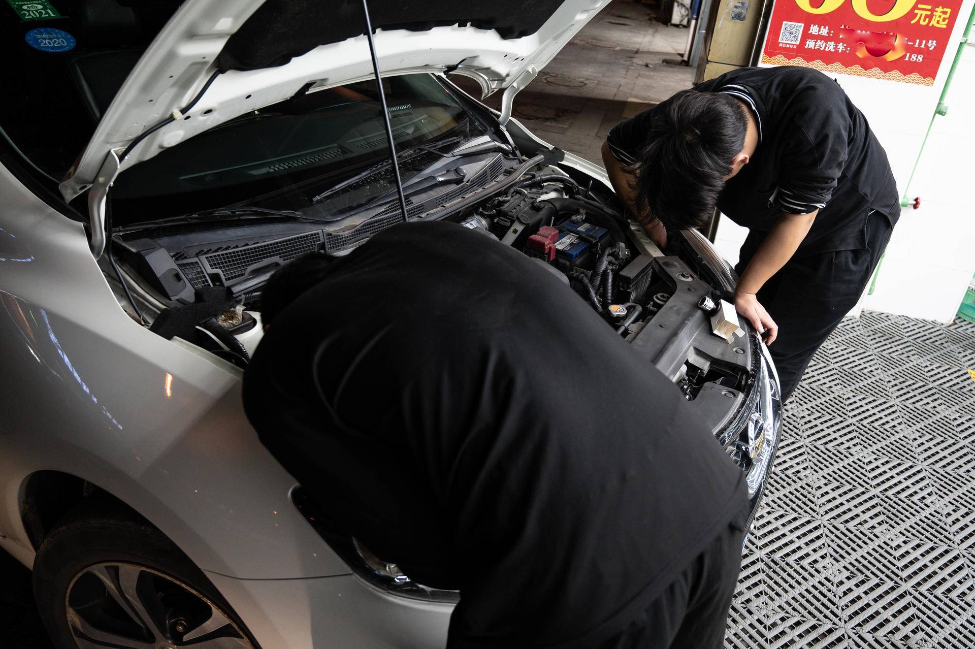 爱车再次炯炯有神，行车安全最重要，更换飞利浦大灯记录
