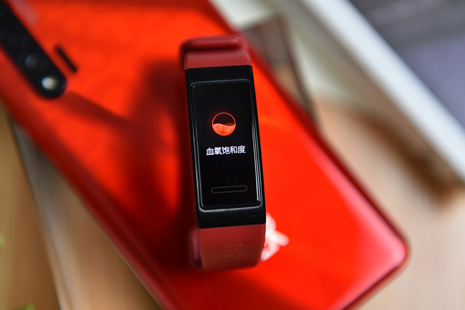 华为手环4pro防水吗能在水里游吗,华为手环4pro评测功能与颜值并存