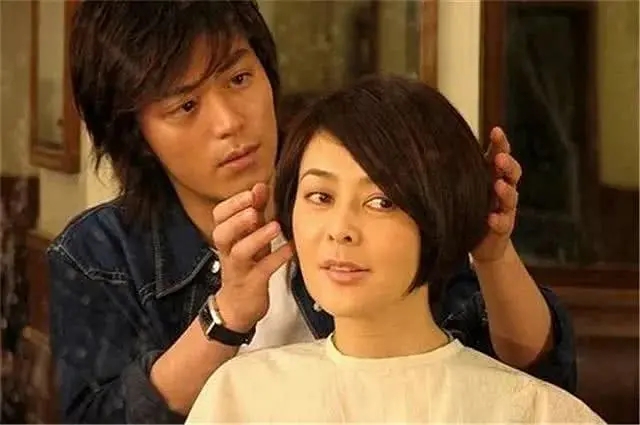 《做头》:不安分的女人才懂得打扮