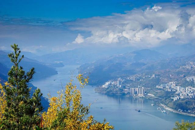 巫山究竟是一个什么样的地方，为什么重庆人都觉得他太遥远