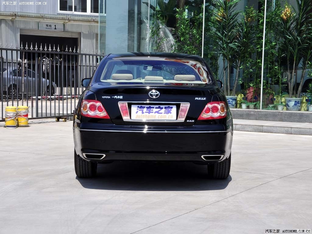 2015款丰田锐志2.5v尊锐版,10年丰田锐志2.5v风度菁英版配置