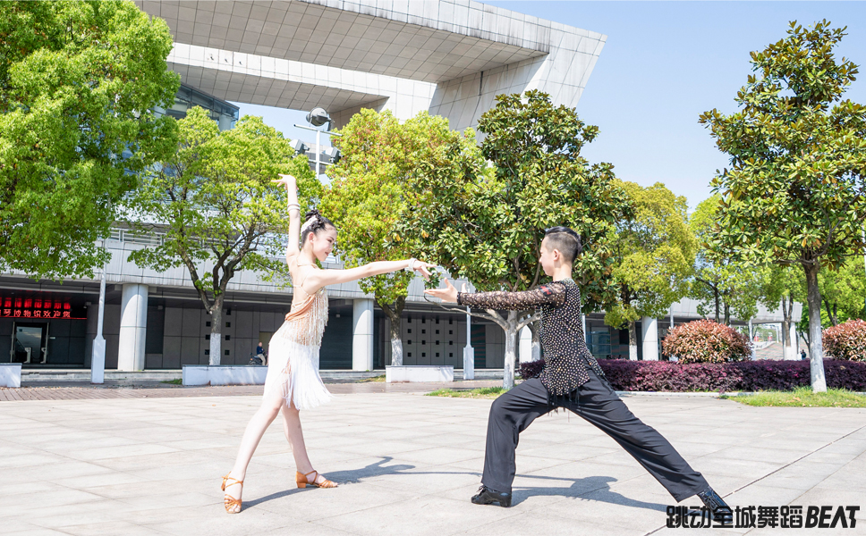 学拉丁舞之前必须先学中国舞,拉丁舞基础入门先学哪个舞种