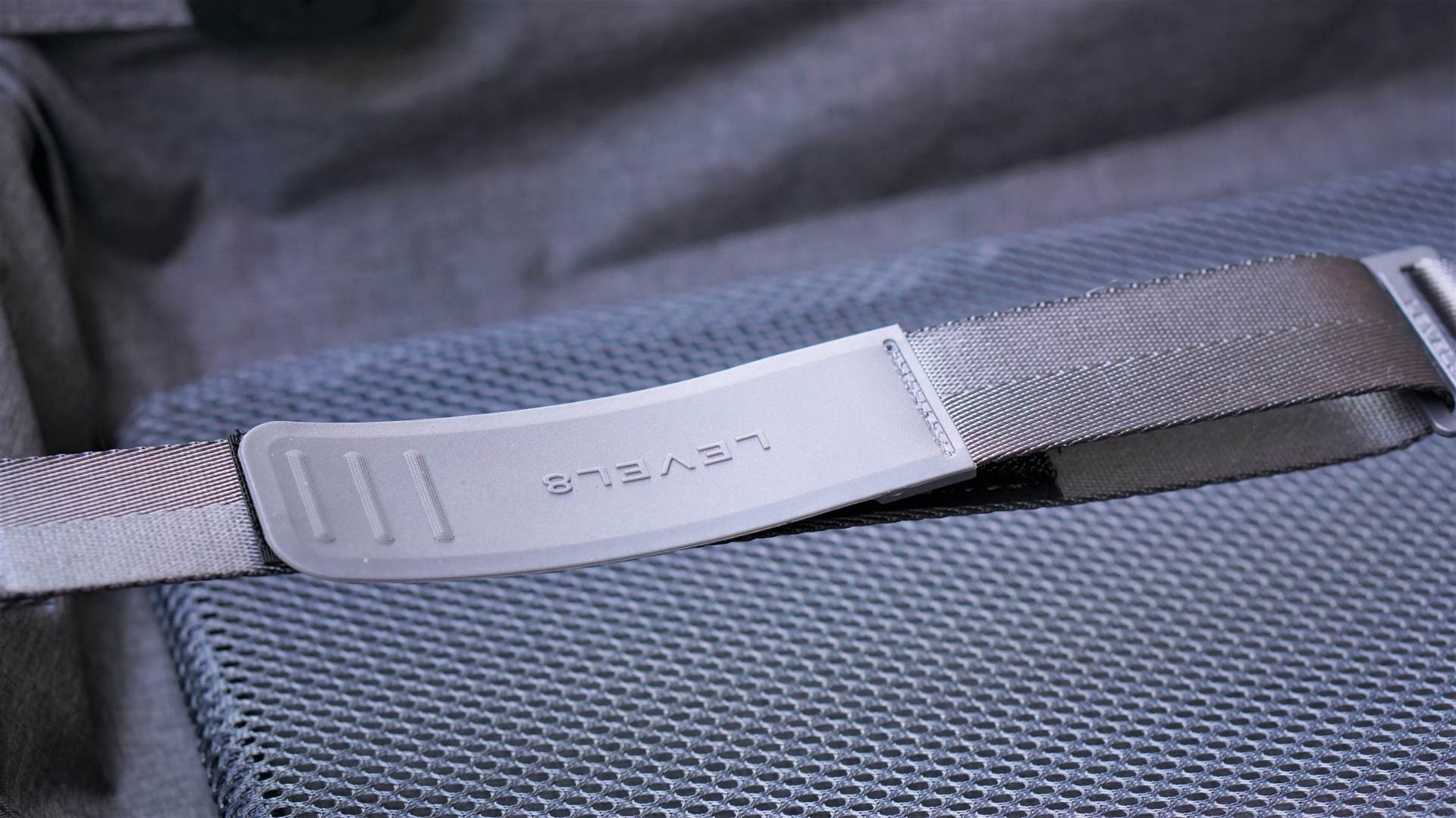 地平线8号行李箱24寸什么颜色好看,地平线8号行李箱和90分行李箱测评