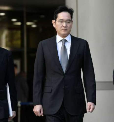 文在寅和朴槿惠的较量,文在寅和三星太子李在镕