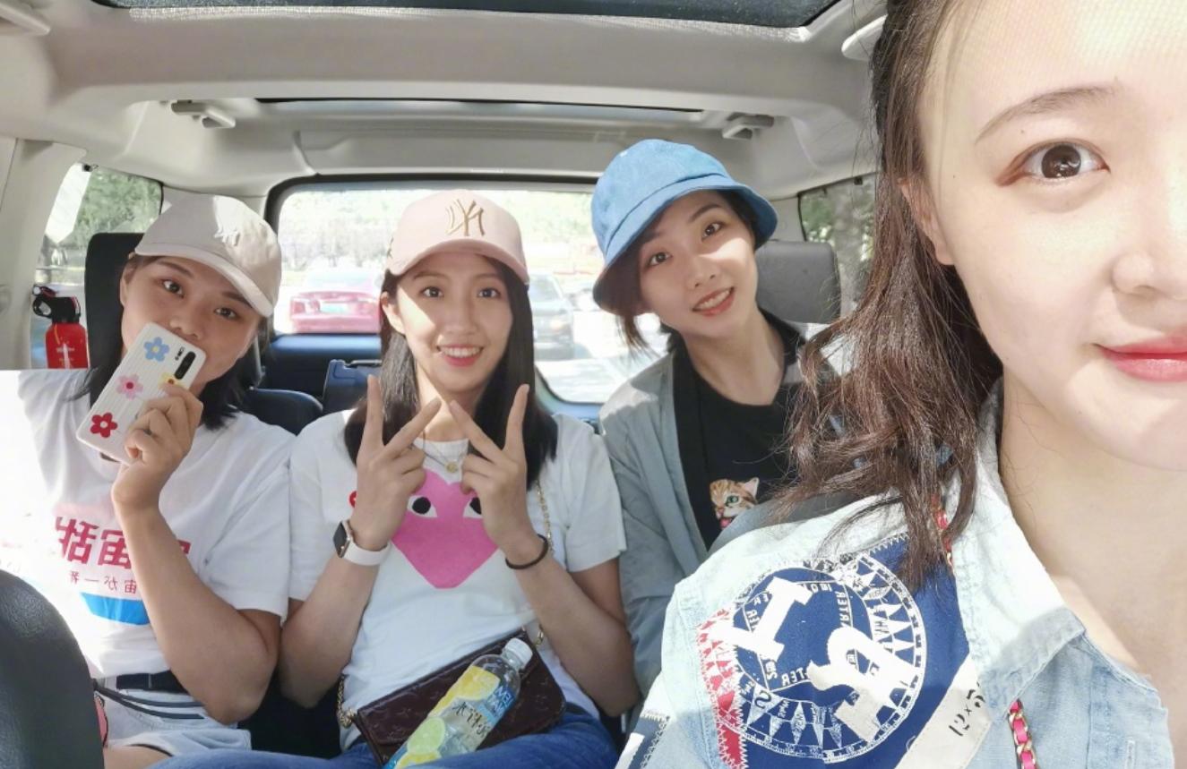 惠若琪丁霞龚翔宇袁心玥,四姐妹闺蜜装
