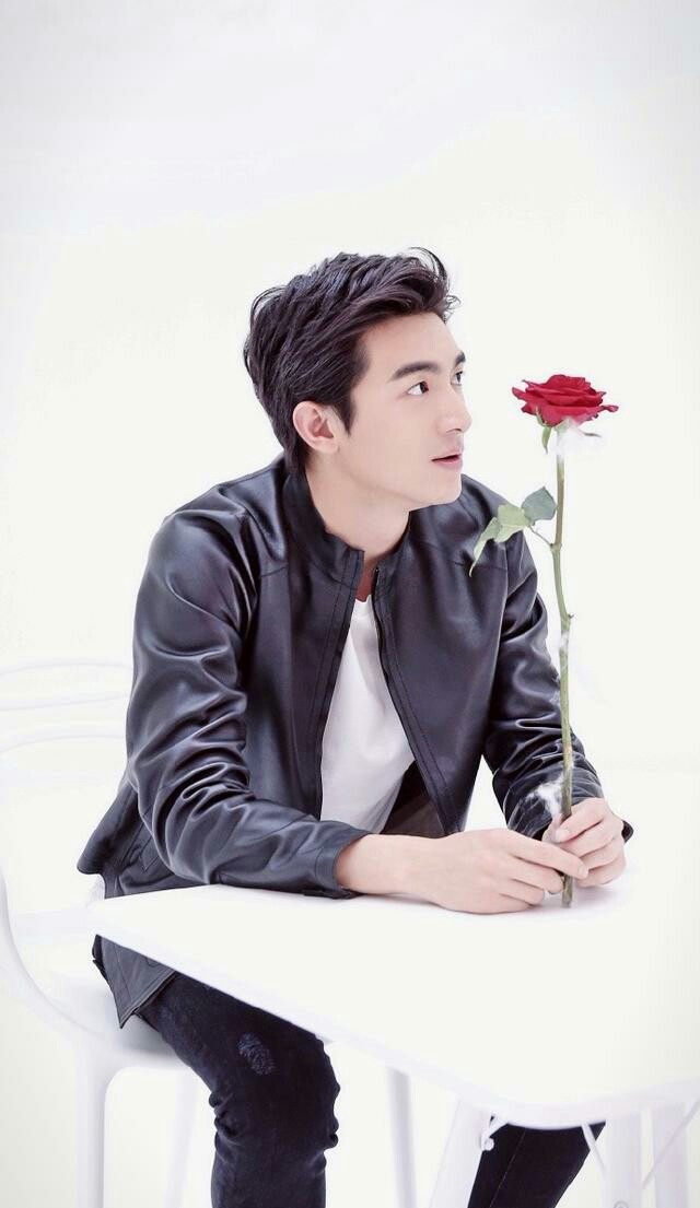 10位爱豆同时送花给你,你会选谁?网友:除了第十个,我全都要