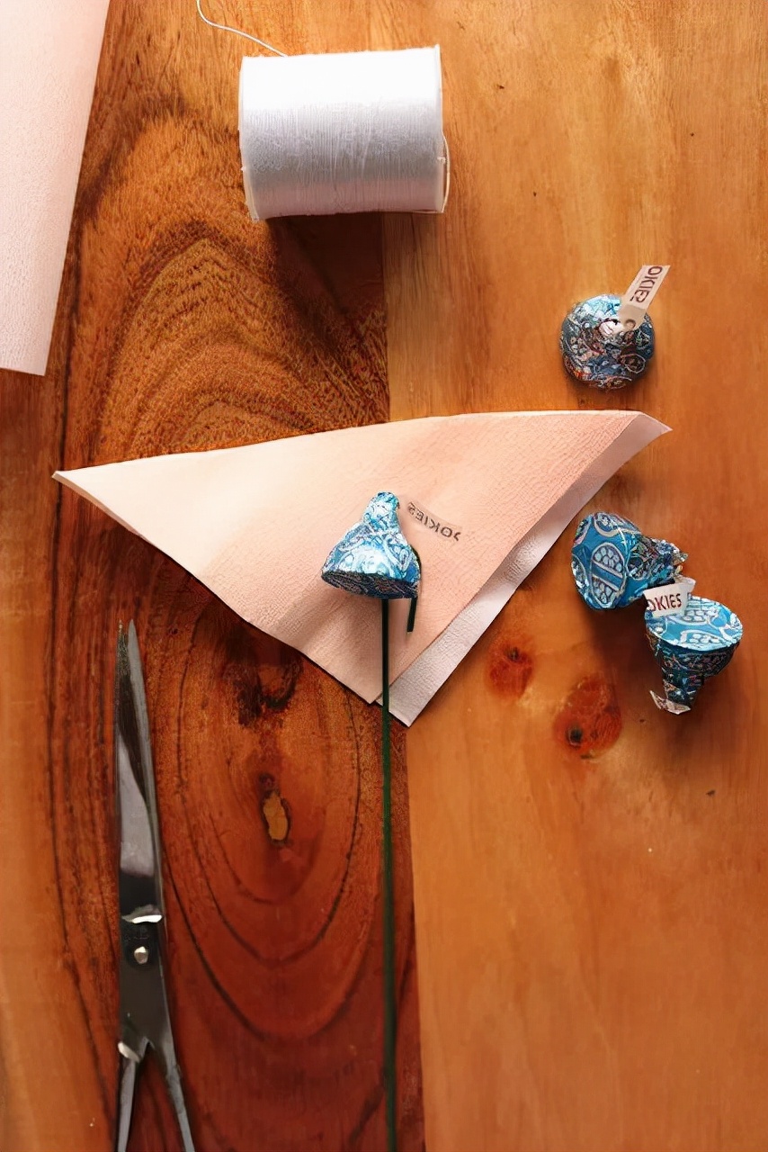 皱纹纸diy手工花朵,手工制作皱纹纸立体花