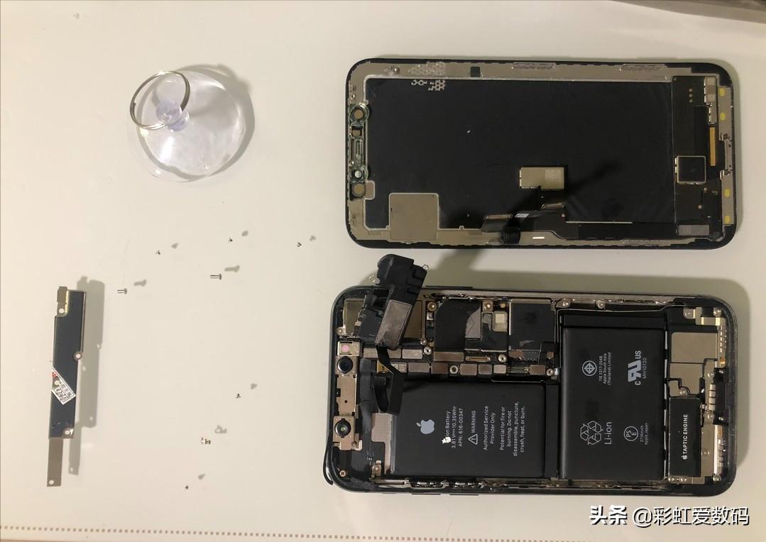 手机屏幕为啥会漏液？坏了需要去维修店吗？个人换屏经验分享