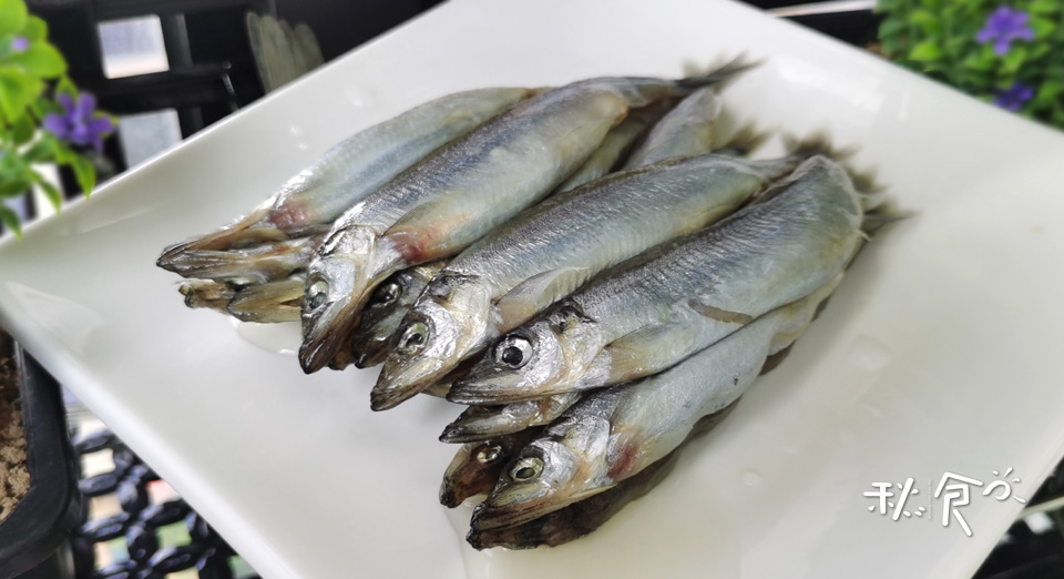 炸鱼怎么裹面粉和淀粉,炸鱼是用面粉还是用淀粉更酥脆