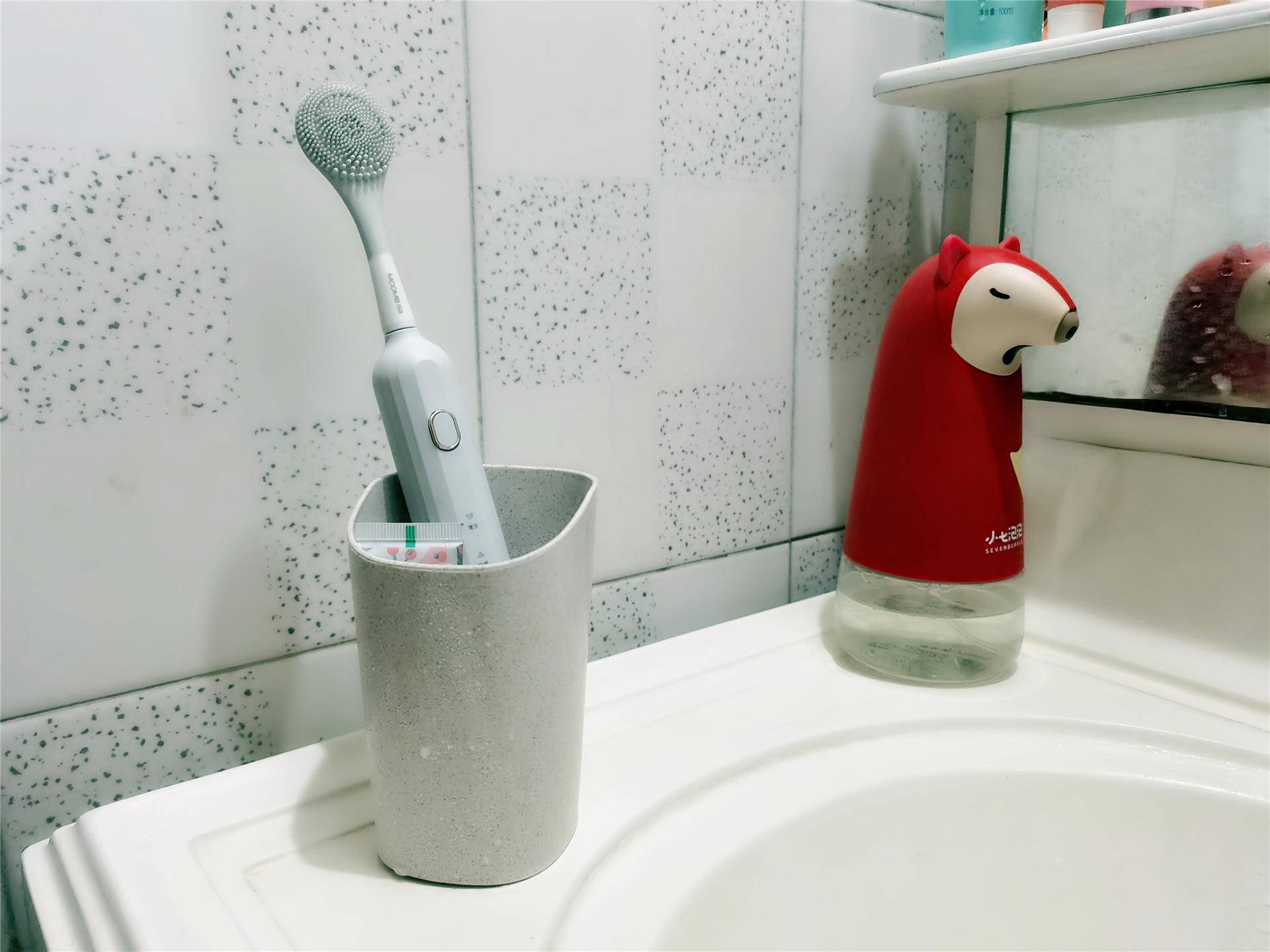 声波护理电动牙刷,超声波牙刷和旋转电动牙刷评测