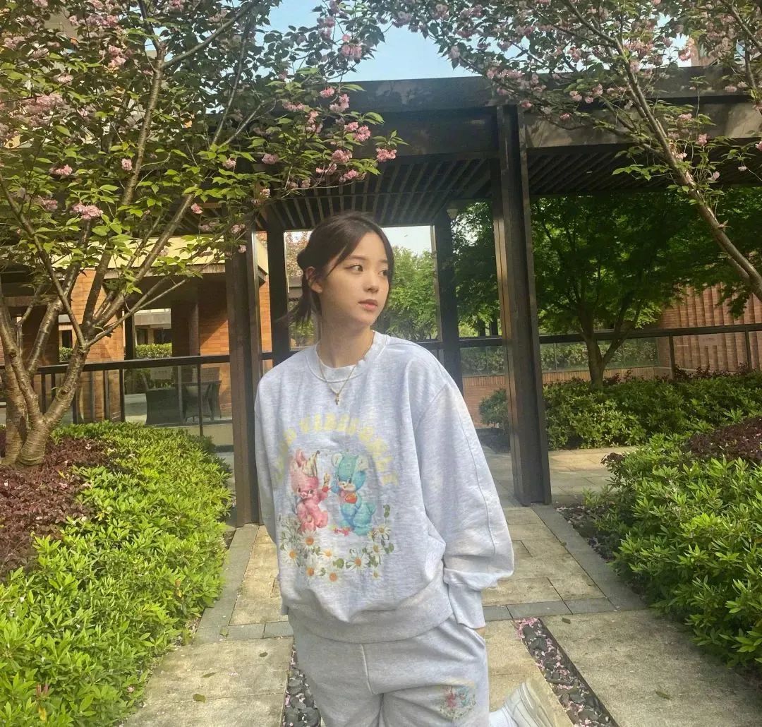 女明星穿的小众品牌,最时尚会穿的女明星