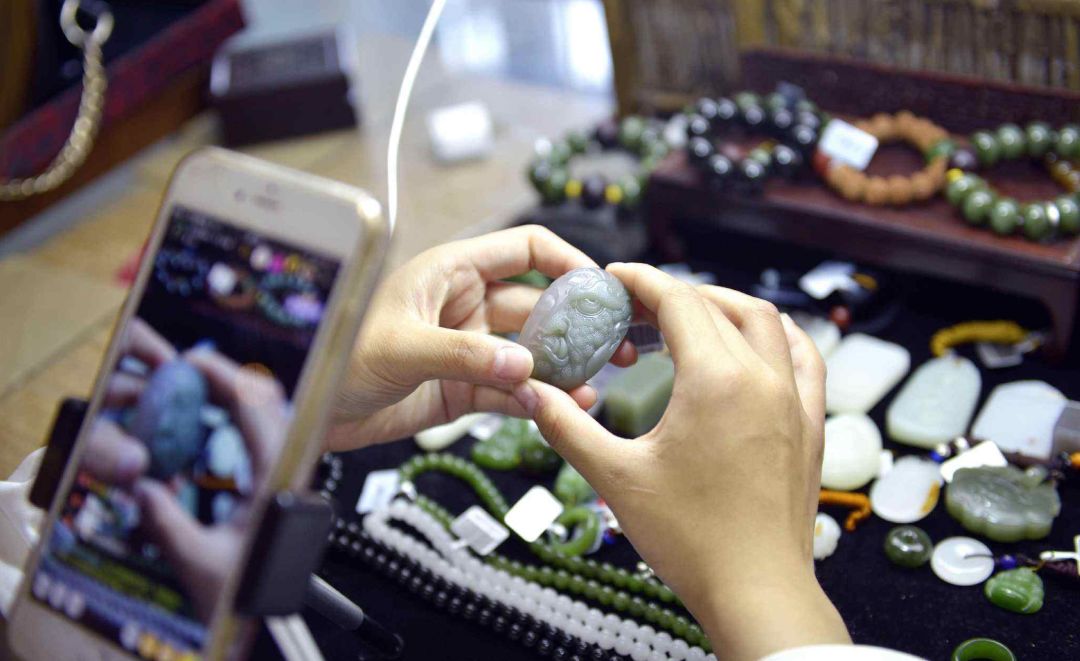 快速发展和红利期,珠宝直播运营新职业,了解一下?