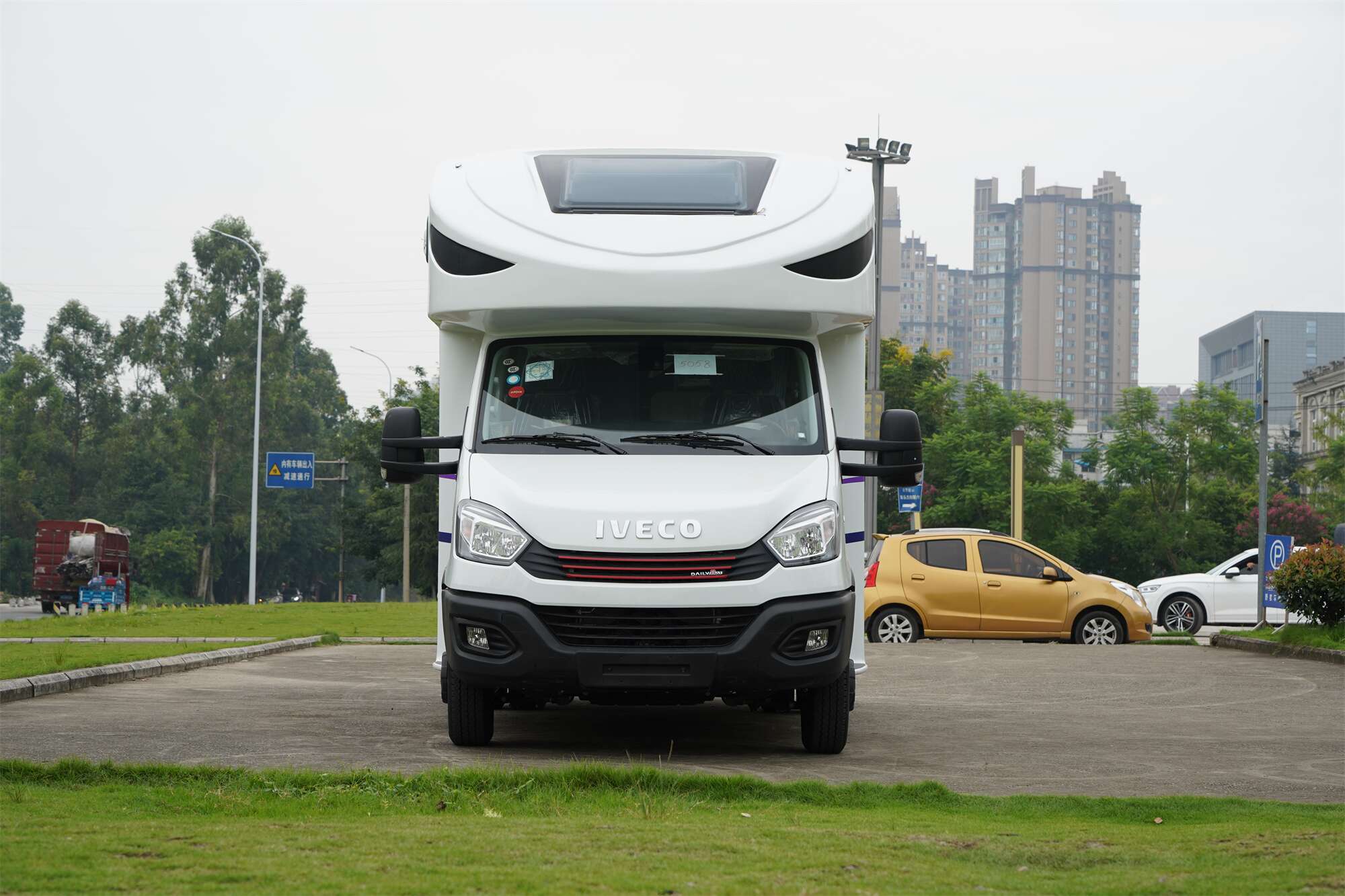 v362低顶6座房车,v362升顶7座房车