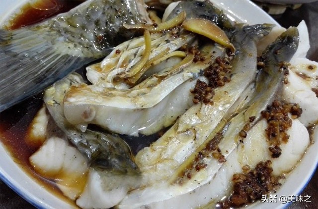 家常蒸草鱼的做法大全,家常蒸草鱼太难吃腥味太重