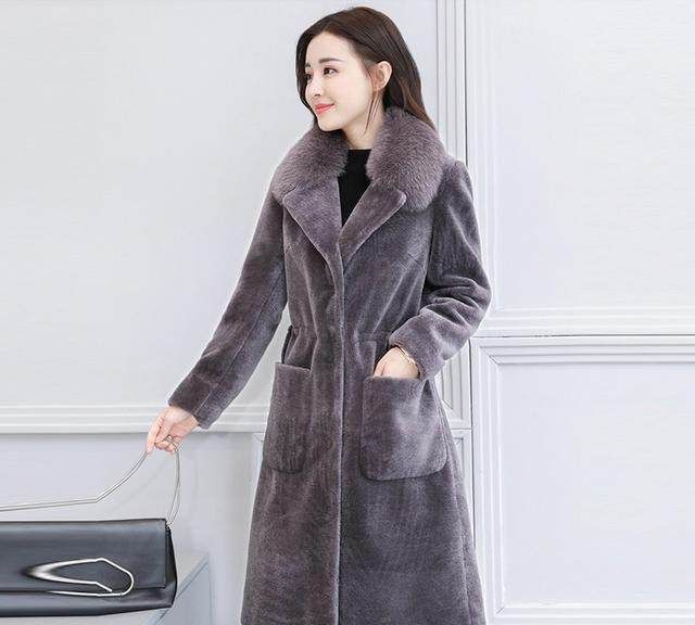 买羊绒大衣什么款式不过时 (适合70后的羊绒大衣)